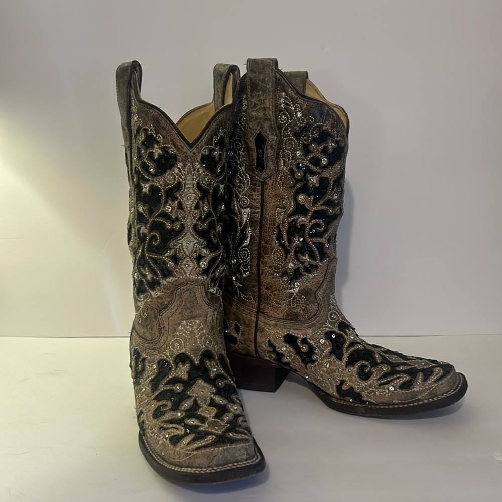 Corrals Womens Boot Size7M stock#A 3648 Cowhide leather, sequin embellishments